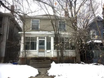 "WOW - Beautiful 3-bdr House for Rent" Attractive spacious family home 1600 sq.ft. (416-27th Street...