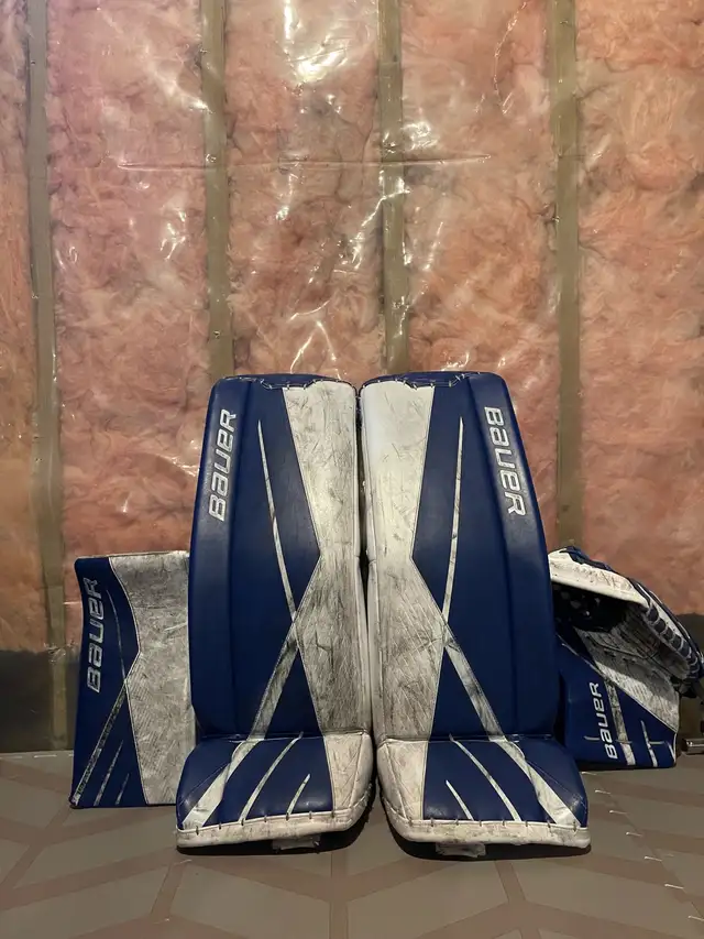 goalie pads glove and blocker intermediate  in Hockey in Lloydminster - Image 2