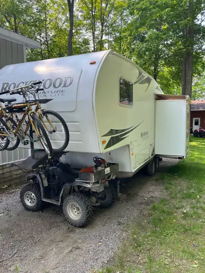 2008 Rockwood Signature Ultra lite fifth wheel trailer,,, just out of storage$7500
