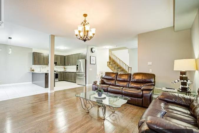 Large 4 Bed, 4 Bath Oshawa Home For Rent 3