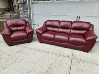 Free delivery/excellent condition 2 piece couch set