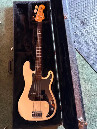 Fender Crafted in Japan 1993/4 p bass, View more