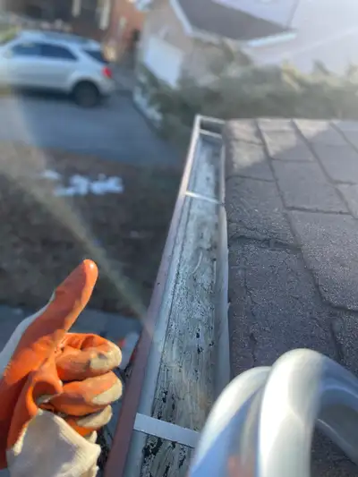 160$ GUTTER CLEAN SPECIAL!!, View more
