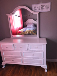 A youths bedroom furniture set - white like new