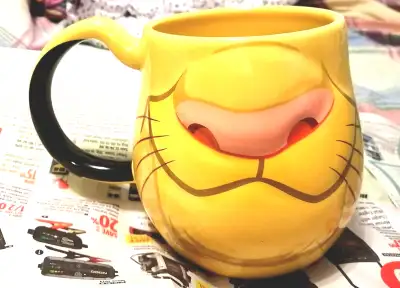 DISNEY CERAMIC YELLOW CAT MUG 20 OZ THAILAND, View more