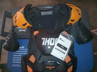 New THOR chest protector. XL to XXL 100$