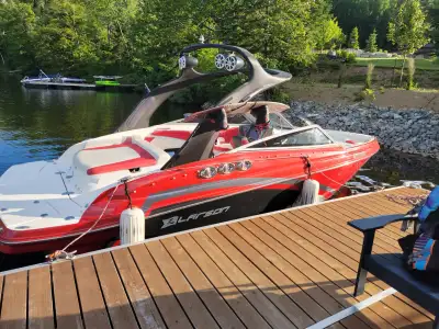 À Vendre : Bateau Larson LXI 238 - 2014 Moteur : MERCRUISER 5.7 Litre Vous recherchez un bateau perf...