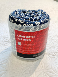 New! Comforter Twin Blue and White 