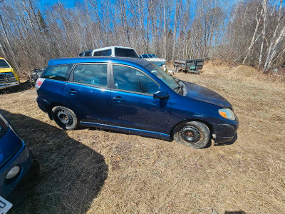 Parting out 2006 toyota matrix 