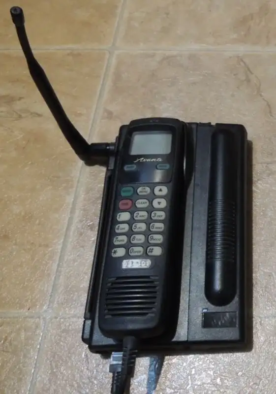 Very Rare Vintage Novatel Avanti Cellular Type 8800  A6010-STC in Other in Grande Prairie - Image 3