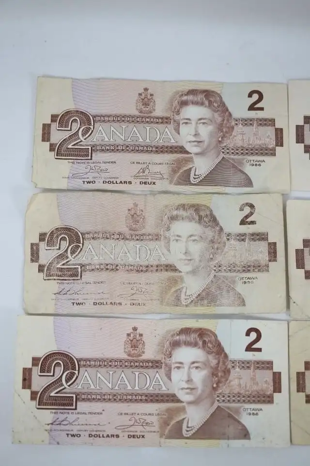 MORE RETIRED OLD CANADA PAPER MONEY - 6 TWWO DOLLAR BILLS 1986 in Arts & Collectibles in Mississauga / Peel Region - Image 4