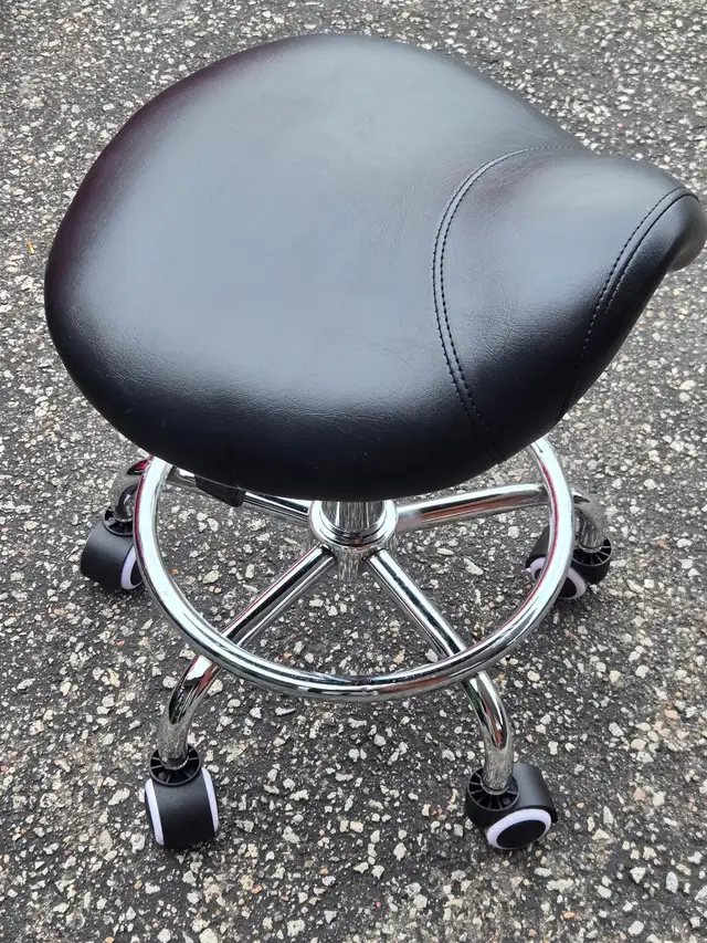 Saddle Stool Adjustable Swivel Rolling Saddle Seat Chair in Chairs & Recliners in City of Toronto - Image 3