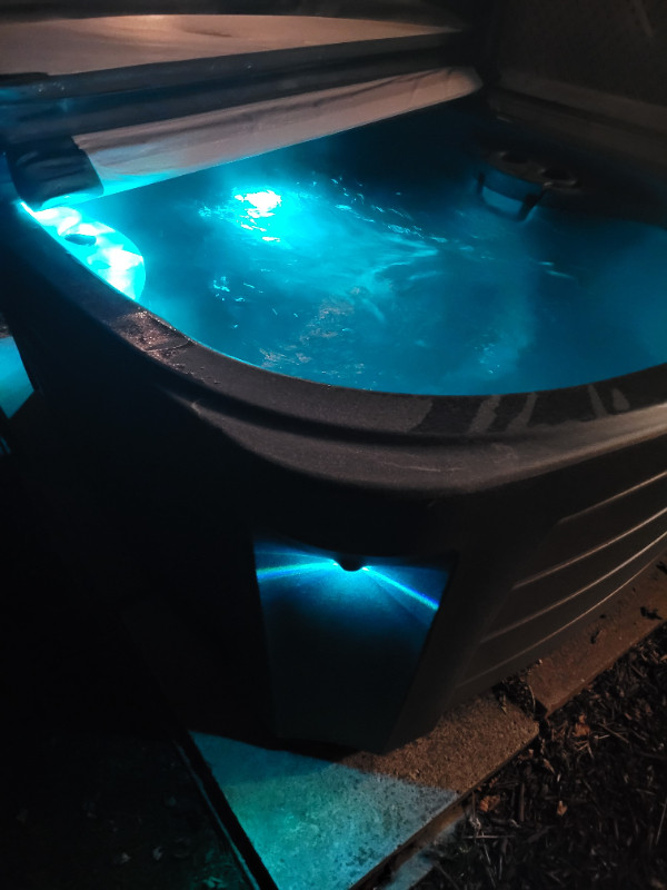 SUPER SALE - Hot Tubs & Swim Spas - Save up to $15000 in Hot Tubs & Pools in Oshawa / Durham Region - Image 2