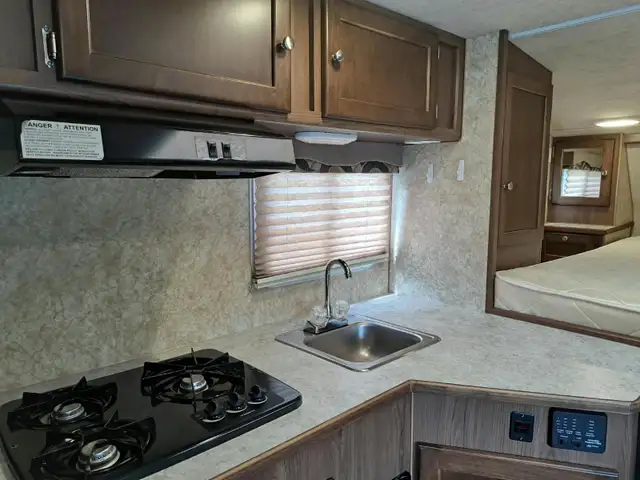 2021 Travelaire 80WS Model 1/2 ton Camper in Travel Trailers & Campers in Cowichan Valley / Duncan - Image 7