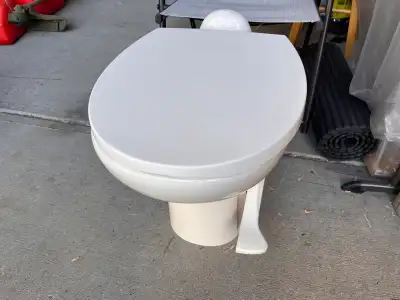 Thetford RV Toilet . Great condition! O.B.O.