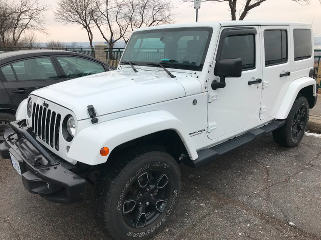 2018 jeep wrangler jk mint condition in Cars & Trucks in Hamilton - Image 2