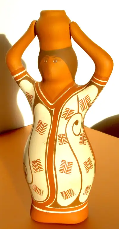 Statuette terre cuite brun et blanc Vénézuela, View more