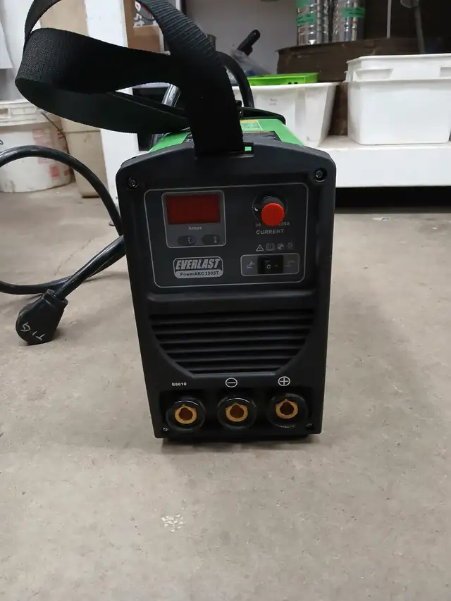 Everlast Powerarc 200 ST Welder with 6010 Electrodes63654759919105122
