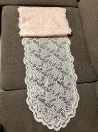 “Vintage rose” coloured scalloped edge lace table runners