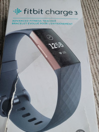 2 Montres Fitbit 3