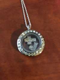 Origami owl necklace/pendant READ ALL