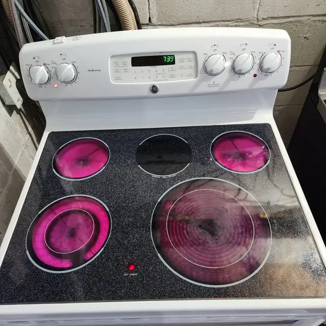 GE electric adora oven glass cook top White stove in Stoves, Ovens & Ranges in Oakville / Halton Region - Image 11