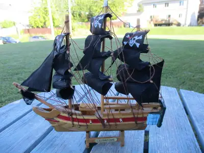 LE FANTOME-VINTAGE WOODEN MODEL PIRATE SHIP-UNIQUE & COLLECTIBLE, View more