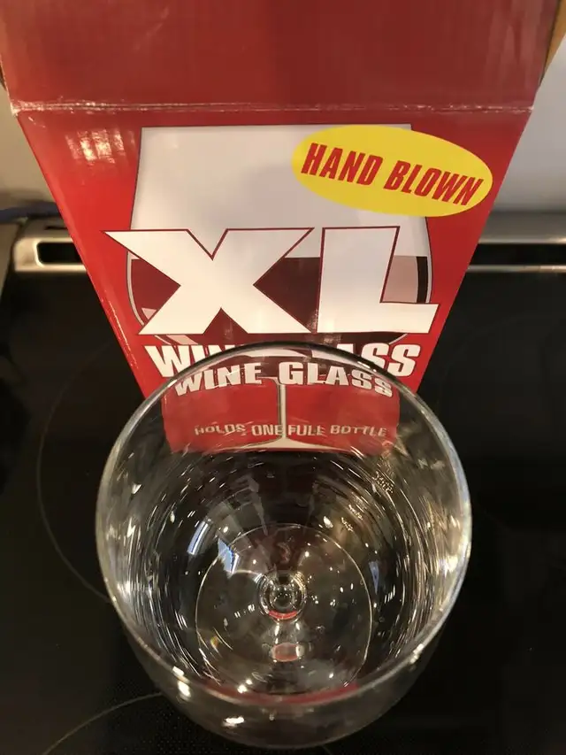 NEW - Clear XL Wine Glass - Holds 1 Full Bottle - Fun gift! in Kitchen & Dining Wares in Ottawa - Image 3