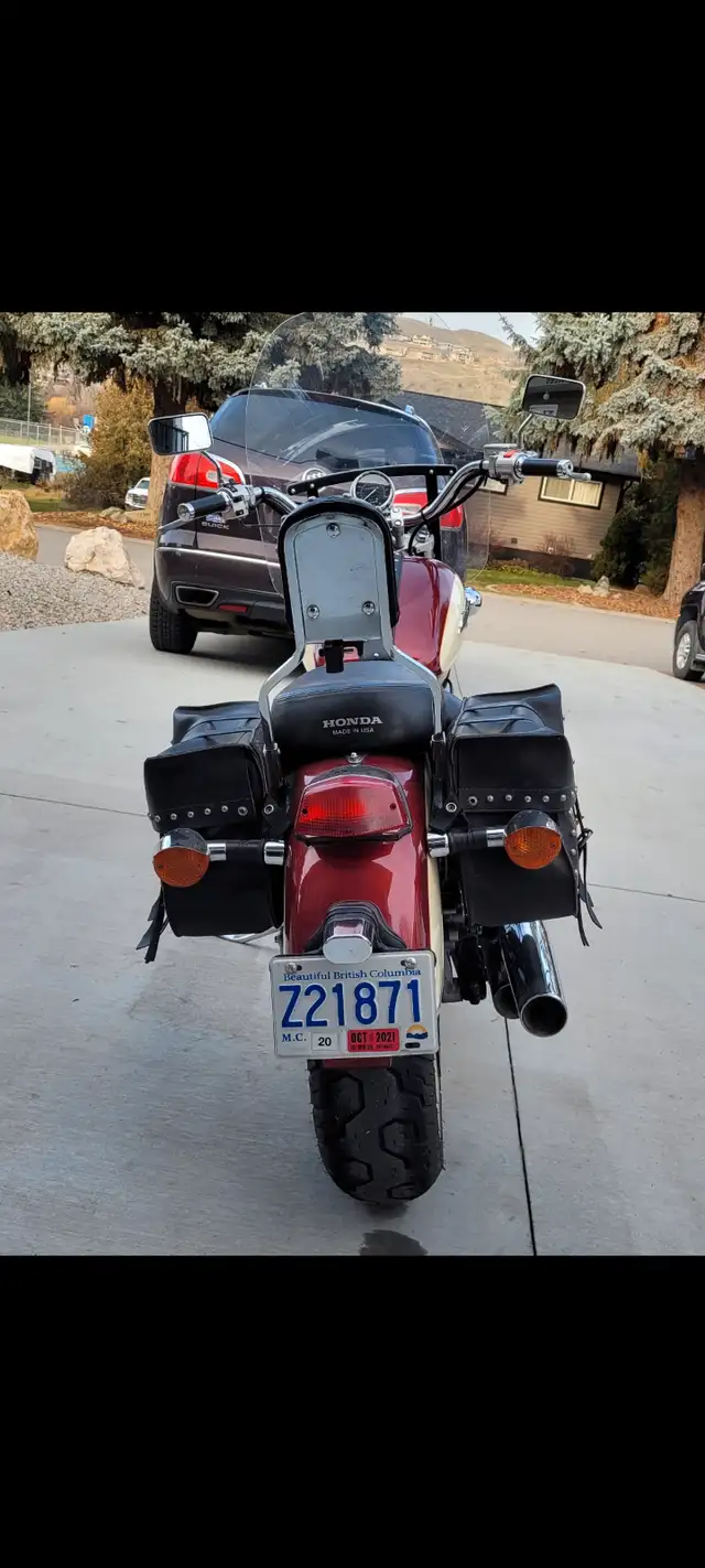 Beautiful collector plated 1997 Honda Shadow 1100 in Street, Cruisers & Choppers in Vernon - Image 5
