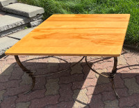 Table carrée basse de salon en bois et fer forgé 
