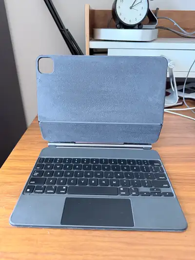 Like New Apple iPad Pro & Air 11 Magic Keyboard!, View more