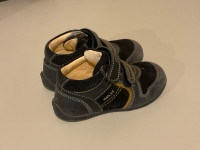 Soulier bébé GEOX taille 8 (24) - GEOX baby shoes size 8