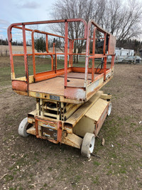  Scissor lift 