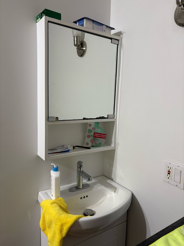 chambre avec AC à louer, Secteur Pointe-aux-Trembles — photo 1