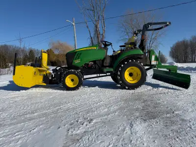 John Deere 2025R – Performance, fiabilité et polyvalence Offrez-vous la qualité reconnue de John Dee...