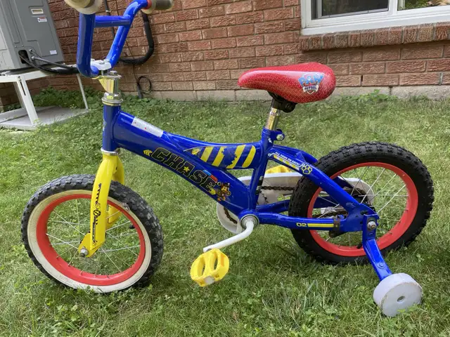 two kids bikes with one new tire in Kids in Windsor Region - Image 3