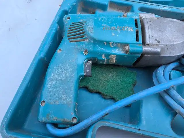 Makita Hammer Drill Heavy-Duty 1/2" With Hard Plastic Case & Key in Power Tools in Windsor Region - Image 4