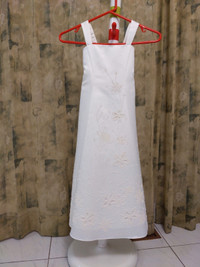 **PRICE DROP: Flower Girl or First Communion Dress - size 6