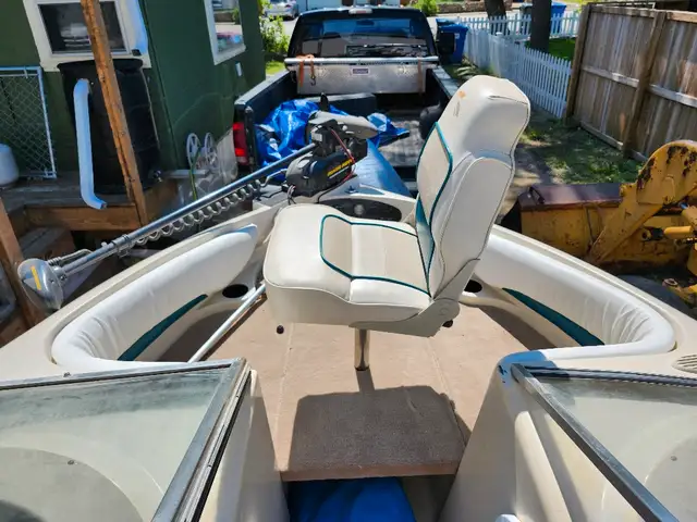 1999 Glastron GS185SF for sale in Powerboats & Motorboats in Regina - Image 7