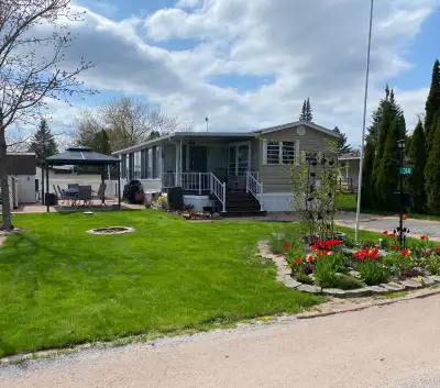 Turnkey 2-Bedroom Park Model Trailer with Florida Room – Pigeon Lake Campers Resort, Kawartha Lakes...