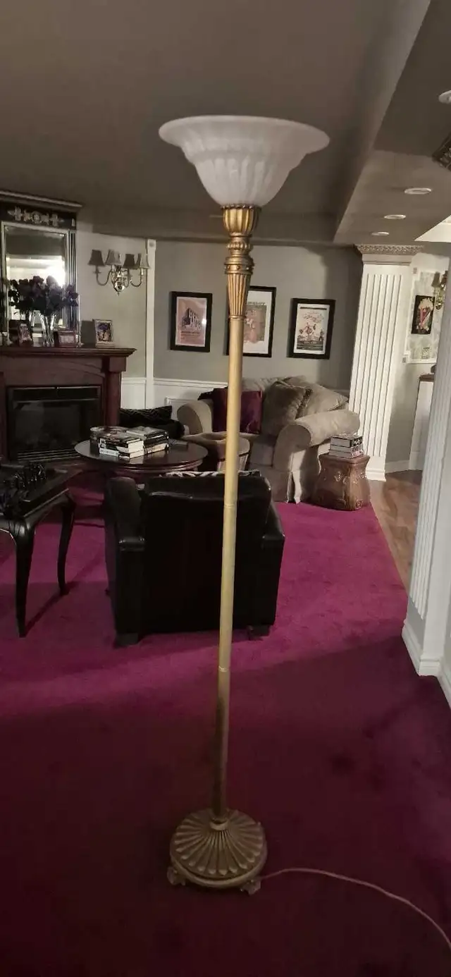  Floor Lamp in Indoor Lighting & Fans in Markham / York Region - Image 2