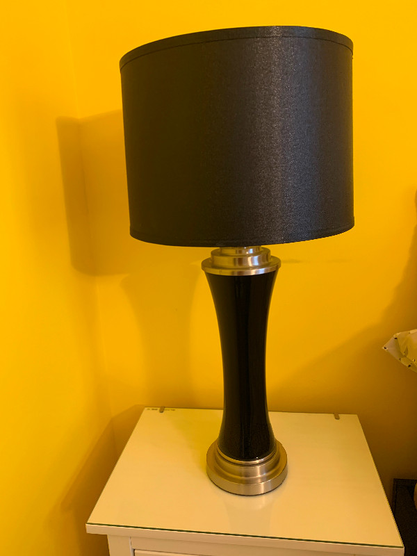 Table lamp/lampe de table in Indoor Lighting & Fans in City of Montréal - Image 2