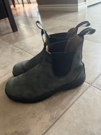 Classic Blundstone 587 Rustic Black Boots - 9 AUS (10.5US) Men’s