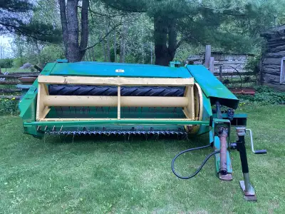 John Deere 1207 Haybine , 7 ft cutting bar, all new knives, field ready, nice size for hobby farm. C...