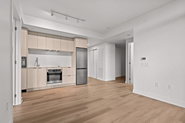 New 2 Bed + Den Condo at Arte Residences - Next to GO Station in Long Term Rentals in Mississauga / Peel Region - Image 3