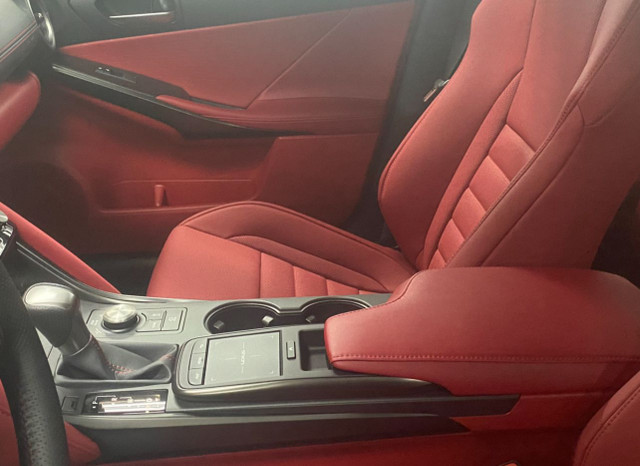 2023 Lexus is 350 in Cars & Trucks in Markham / York Region - Image 2
