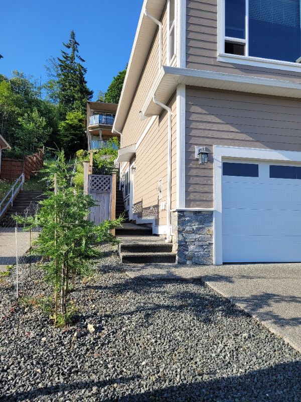Two bedroom plus den , one bath In North Nanaimo Long Term Rentals