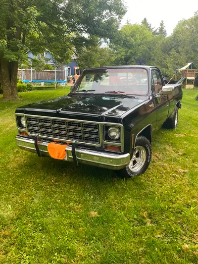 79 C10 Silverado. 350. PS. PB. Dual exhaust. Valve covers. New brakes, master cylinder, brake booste...