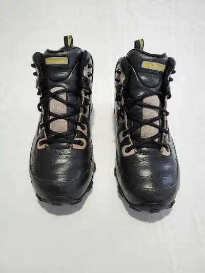 Excellent condition, worn once Size 10.5 Smoke free pet free home