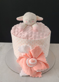 Gâteau de couches (mouton rose)